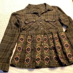 Gimmicks Flannel/Embroidered Top